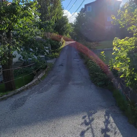 Naer Sentrum Stor, Privat Og Koselig Rom Arendal