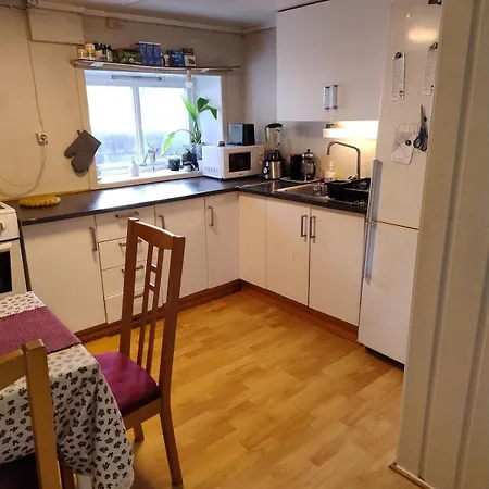 Habitación en casa particular Naer Sentrum Stor, Privat Og Koselig Rom Arendal