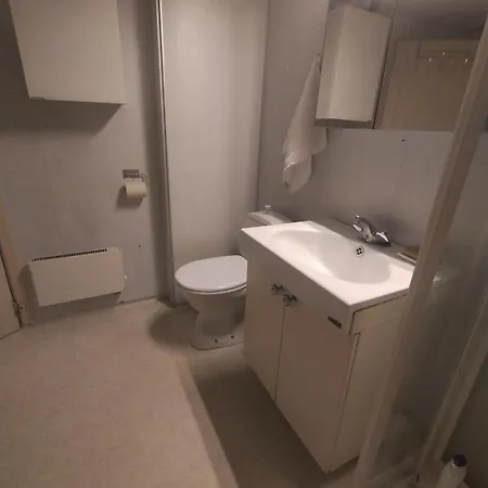 Naer Sentrum Stor, Privat Og Koselig Rom Habitación en casa particular Arendal